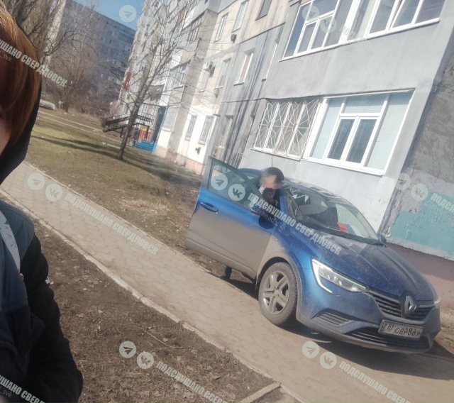 Парковка по-Свердловски.
По словам очевидицы, мужчина ...