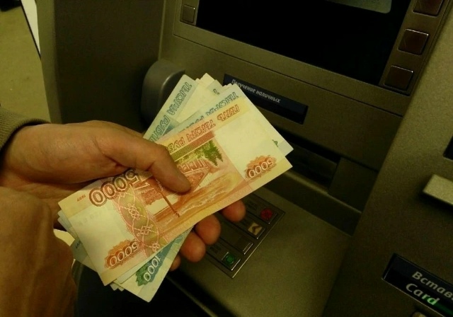 В сети набирает огромный хайп необычная пара из села Л?...