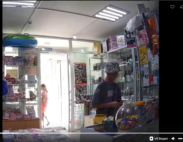 Данный ребёнок регулярно ворует в магазине. Родители п...