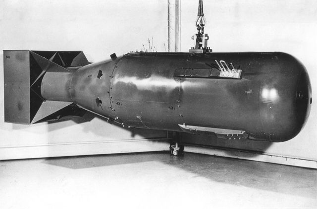 6 aвгуста 1945 года, экипаж В-29 ВВС США скинул на Хиросиму ?...