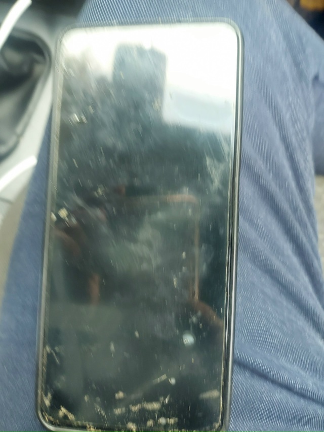 Найден телефон, верну владельцу при вводе пароля!