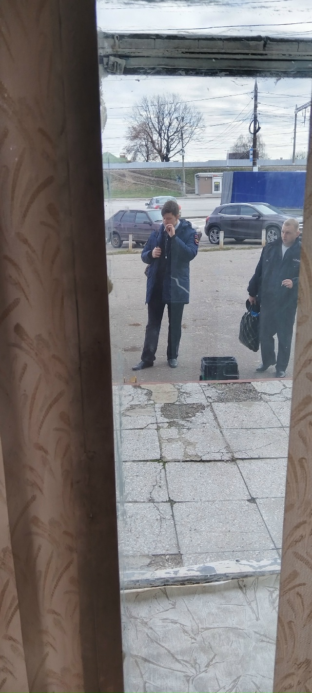 🚭Воронежские стражи порядка устроили перекур прям на...