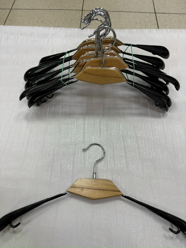 В связи с закрытием магазина распродаю оборудование, в...