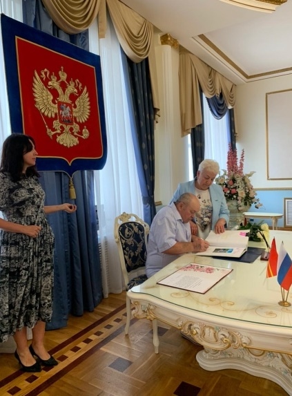 💍Смоленская супружеская пара отметила 50-летие совмес...