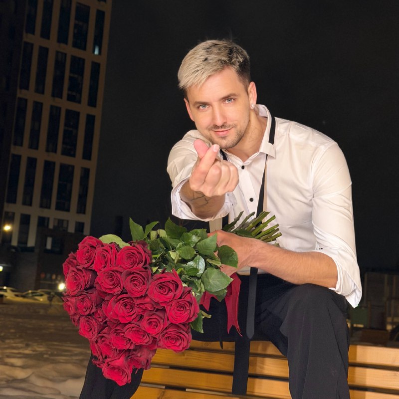 Дорогие девушки 💕
Поздравляю вас с прекрасным праздником - 8 Марта! Пусть эта весна принесёт вам ещ