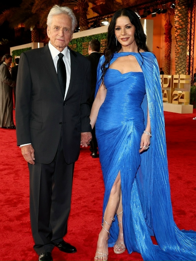 Майкл Дуглас и его жена Кэтрин Зета-Джонс тогда и сейча...