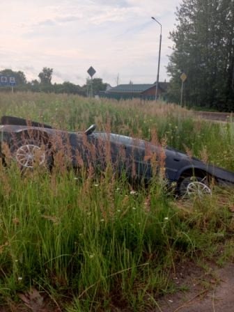 ❗️Добрый день. С 8 июля на Окружной лежит машина в кана...