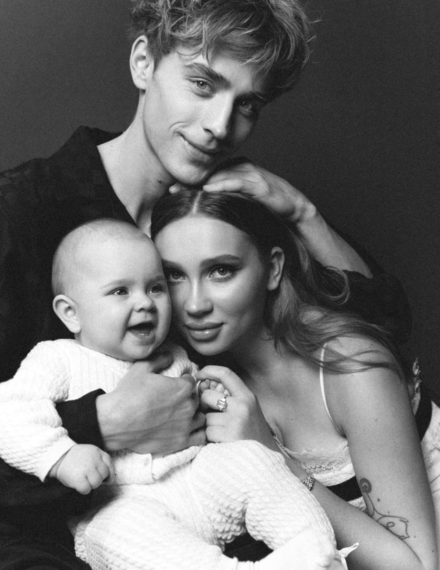 ?Дочка Влада А4 и Юли Годуновой уже начала делать свои...