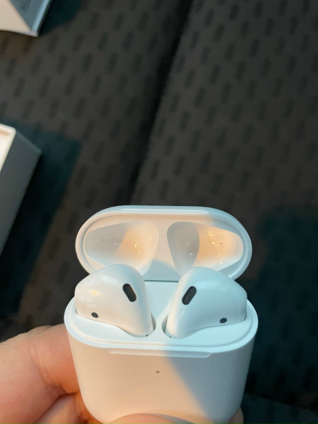 AirPods 2. Новые. 4 000₽ вопросы в личку.