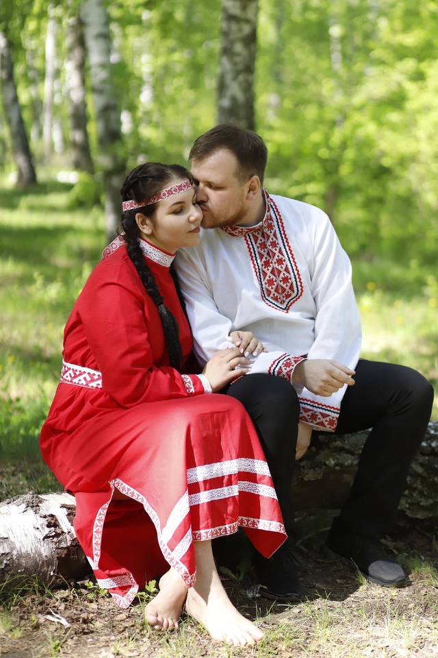 И у меня и у мужа это вторая свадьба, никаких банкетов в...