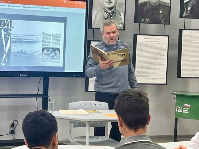 📚💫Сегодня в центральной библиотеке и Гимназии г. Вол...