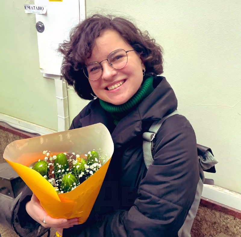 Парни начали дарить своим любимым настоящий «тяжёлый люкс» — огуречные букеты
Один романтик ради тя