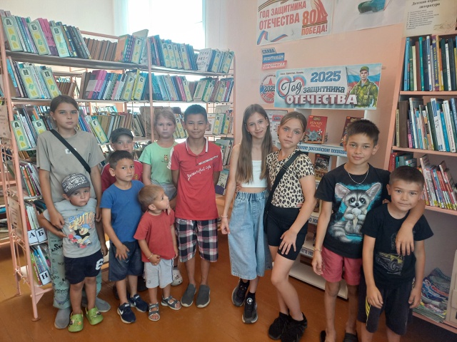 📚 Книги любим мы читать и героев узнавать.
В Ильтюков?...