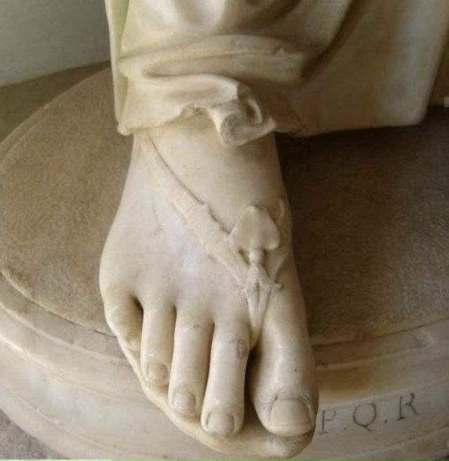 «Греческой стопой» называют анатомическую особенност...