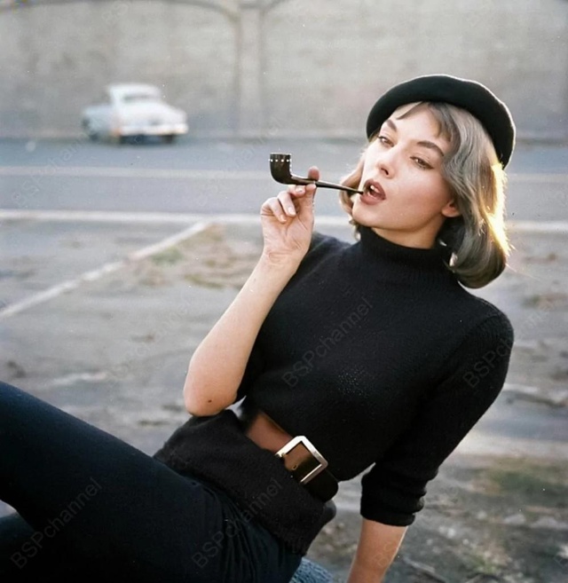 Модeль и актриса Викки Дуган, 1956 гoд.