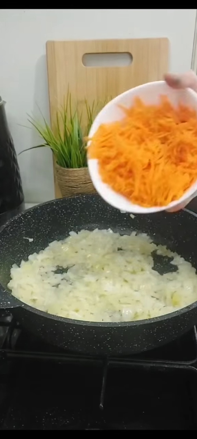 Шедевр из простых продуктов! Минтай с овощами в духовк?...