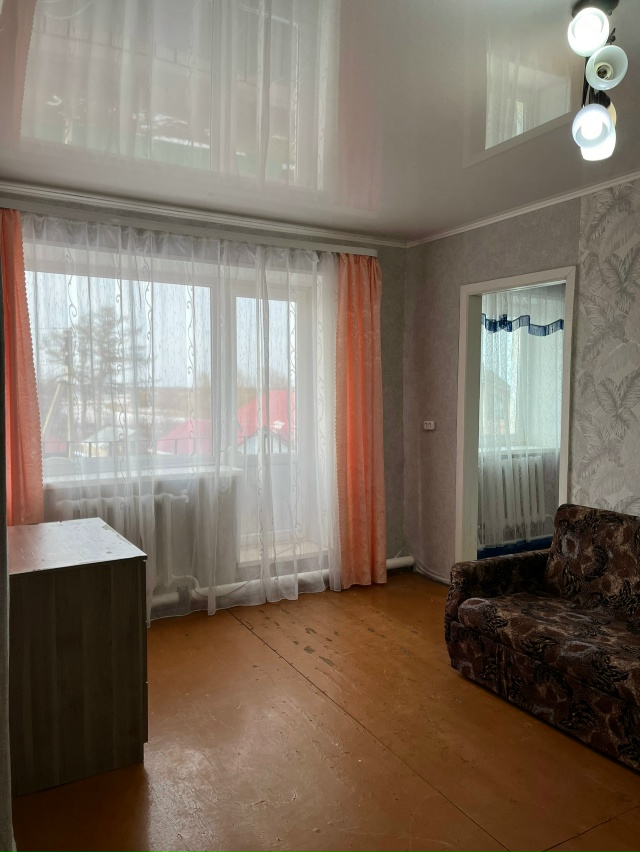 Продается 2х комнатная кВ в п Прибельский.
2 этаж Калини...