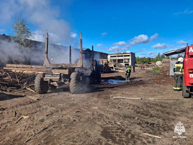 🔥 Оперативно потушили лесовоз
🚒 Сегодня огнеборцы 4...