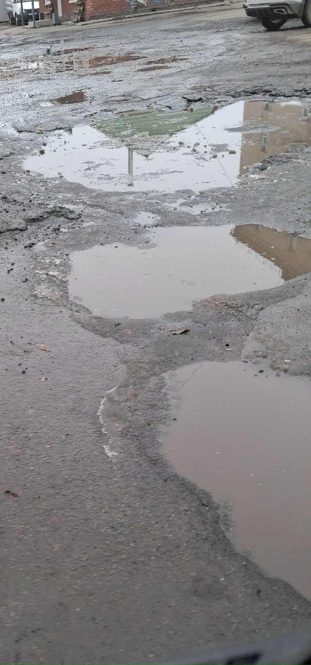 На переулке Свободы, 6 в Копейске настоящая катастрофа:...