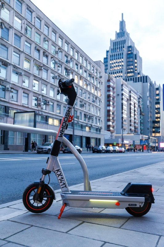 🛴 Whoosh тестирует в Москве самокаты нового поколения
У них изогнутый руль, большой дисплей, новая