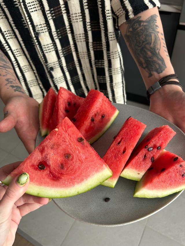 Первый арбуз в этом году, а вы уже ели ?