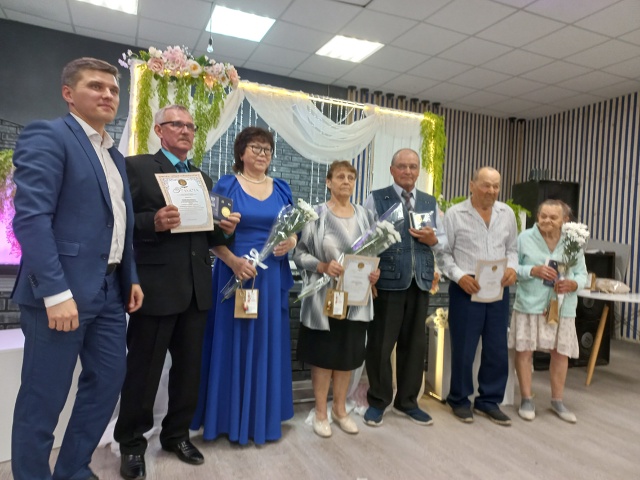 Лето одарило Коношу теплой погодой
на праздник 8 июля ...