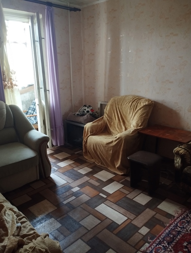 Снимал у хозяйки квартиру а как оказалась что в этой кв...