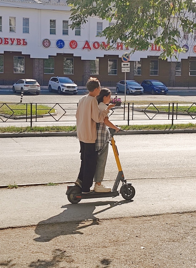 Когда самокатчики поймут, что это не безопасно?