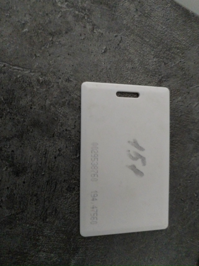 Найден пропуск, рядом с начальной гимназией