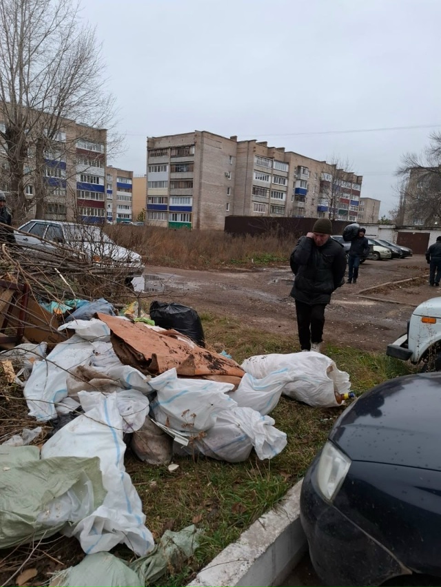 🗣 “Управляющая компания превращает двор в свалку!”: ?...