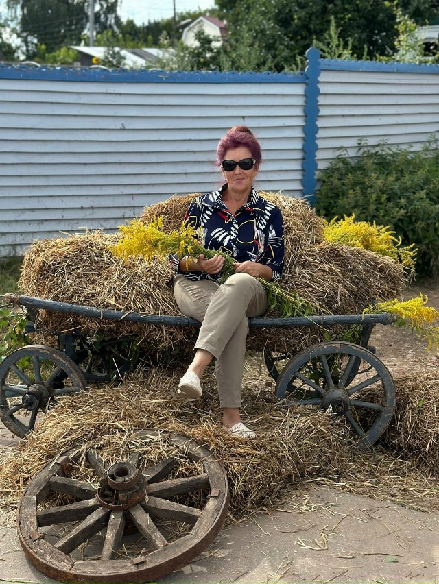 Дорогая мамочка!
С днём рождения! Ты — самый важный чел...