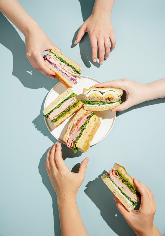 Ого, Перекрёсток и Pinskiy&amp;Co запустили свою линейку сэндвичей!
Тут вам и ресторанное качество