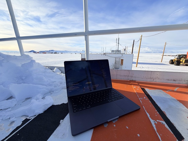 Игрок поделился снимком, где он играет в WoW Classic из Анта?...