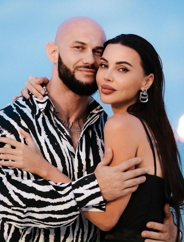 Многодетная мама Оксана Самойлова настроена решитель?...