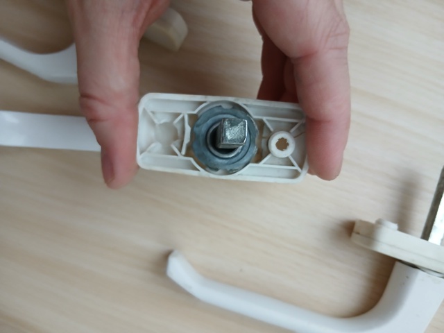 Может надо кому....
Скребок с насадками для нанесения и ?...