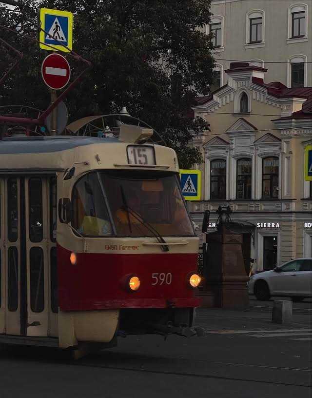 Немного осенних снимков в ленту🍂