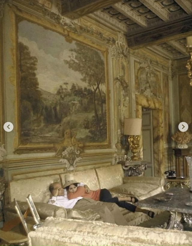 Внутри римской виллы Софи Лорен, 1964 год.
Когда легенда ...