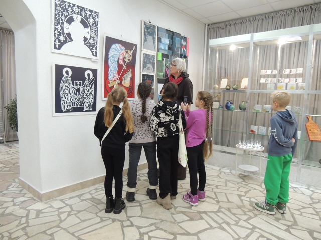 В протвинском выставочном центре продолжается выстав?...