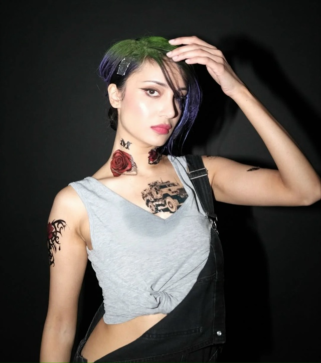 Шивани Шарма, известная модель, которая послужила прот...