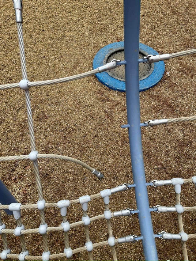 Сказка не сказочная оказалась . Ломается все очень как-...