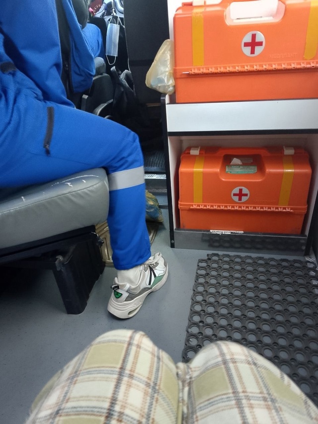 Парень поймал свою девушку на измене и попытался сдать...