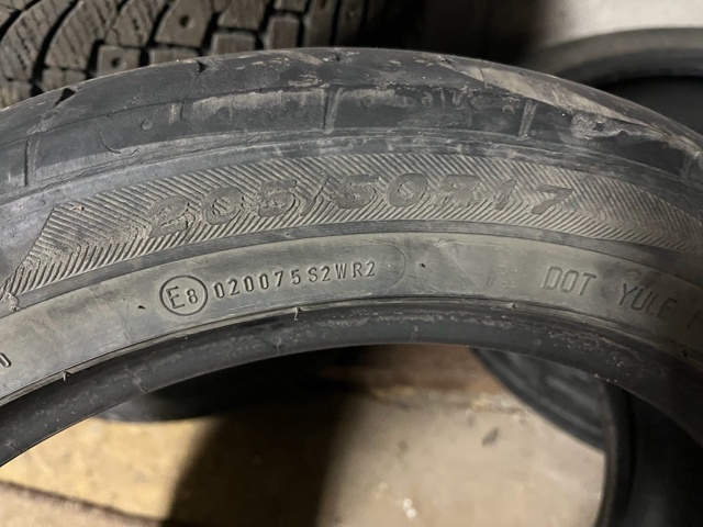 Продается резина ,цена за комплект 1500руб, рессора 2500ру?...