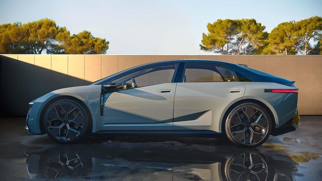 Toyota показала дизайн новой Corolla, которая станет спортив?...