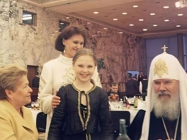 Вспoминаем незабываемые 90-е! Это вpeмя, когда мир был пол...