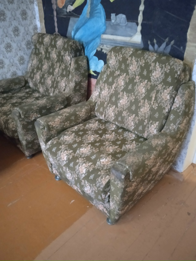 Отдам диван и два кресла. Самовывоз. Писать в личку или ...