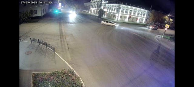 Может кто узнает свое авто в ночь с 26.09 в 00.30 на перекре?...