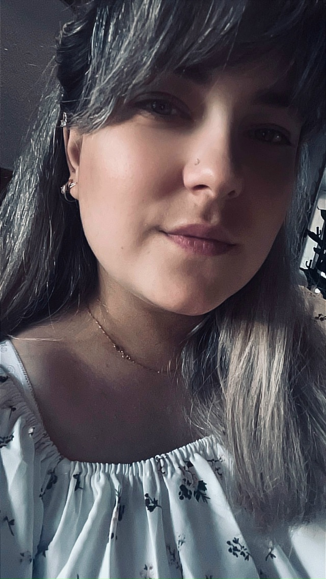 Прекрасную Елену Андреевну поздравляю С днём рождения...