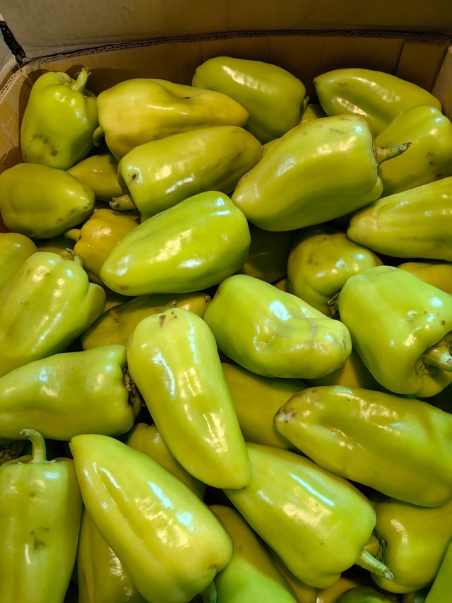Поступил картофель - 31 руб, кукуруза 🌽 39 руб, местные а?...