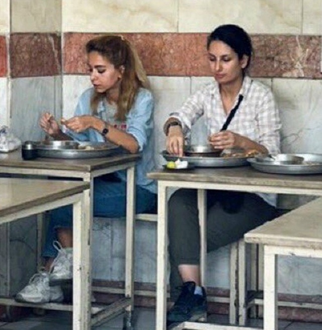 Вот и результат 42 лет запретов. Иран. Наши дни.