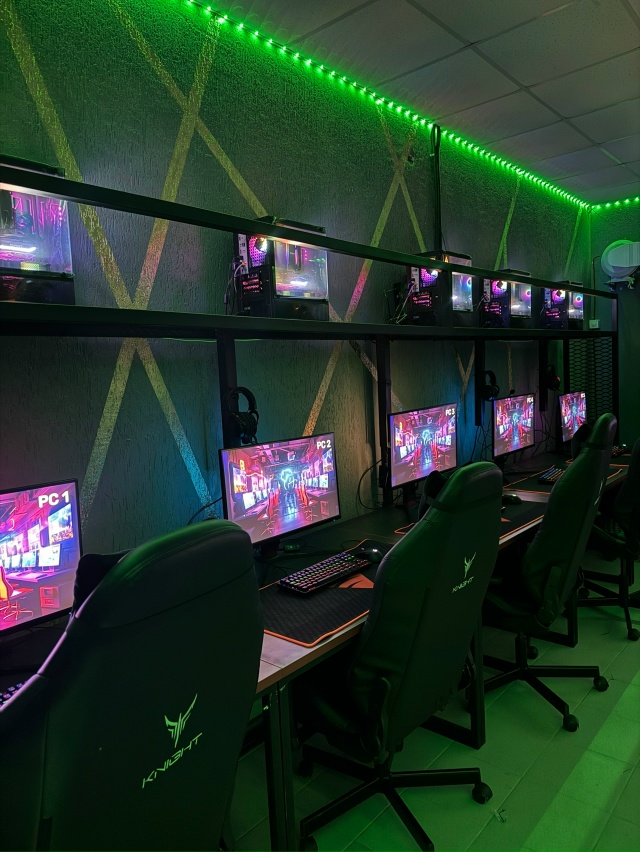 Открылся новый компьютерный клуб БУНКЕР по адресу г.Аб...